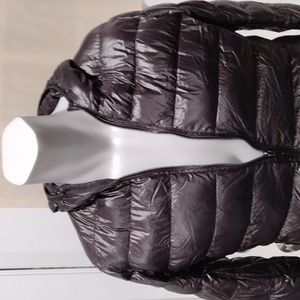 Sarin Matthews black nylon wet look down puffer jacket. Mint condition. Large